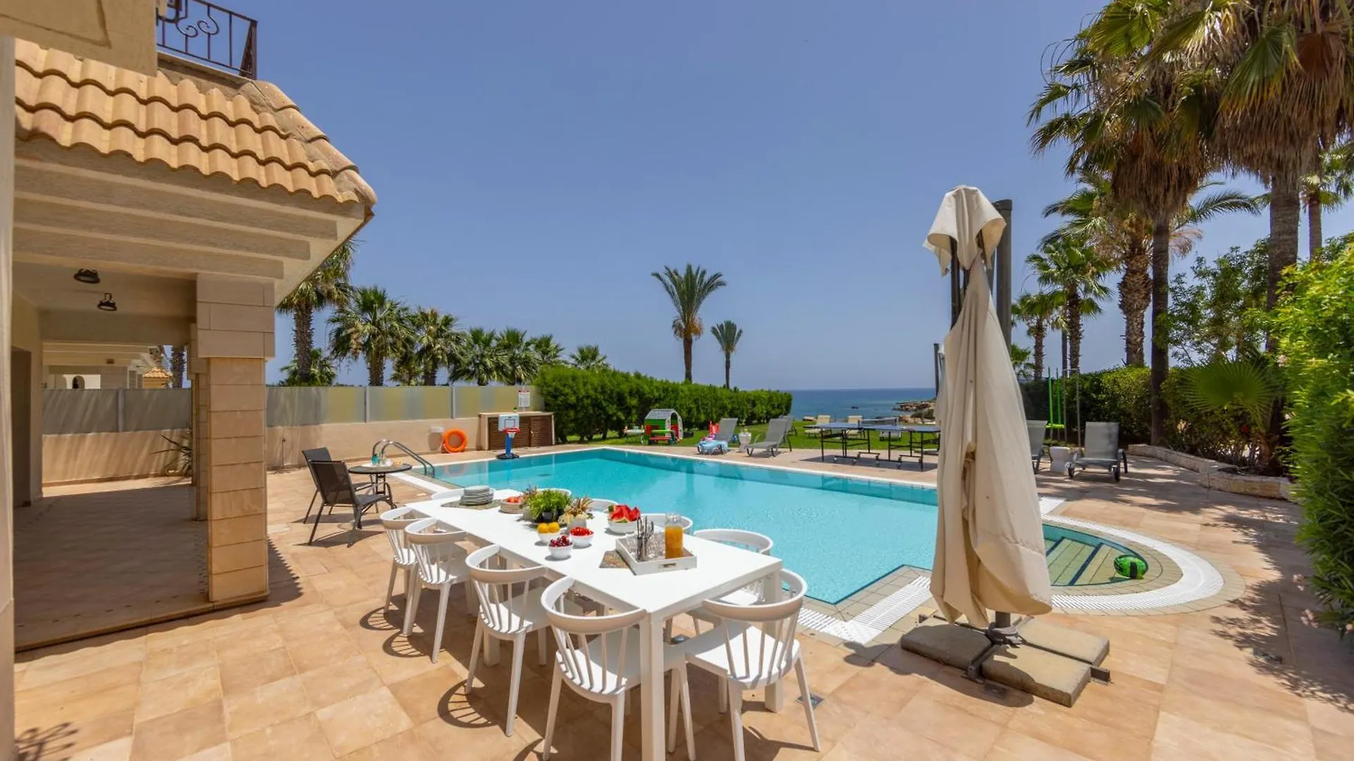 Sunnyvillas: 4Br Seafront Villa*Private Pool*Bw44 Protaras 0*,  Chipre